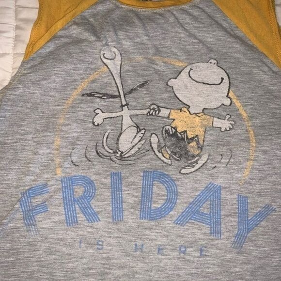 Peanuts Snoopy & Charlie Brown "Friday Is Here" Graphic Tank Top XL Gray & Yello - Picture 3 of 6